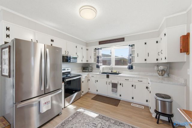 602 Barkley Street SW, Hartselle, AL 35640