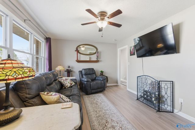 602 Barkley Street SW, Hartselle, AL 35640