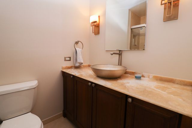 360 E Randolph Street 2205, Chicago, IL 60601