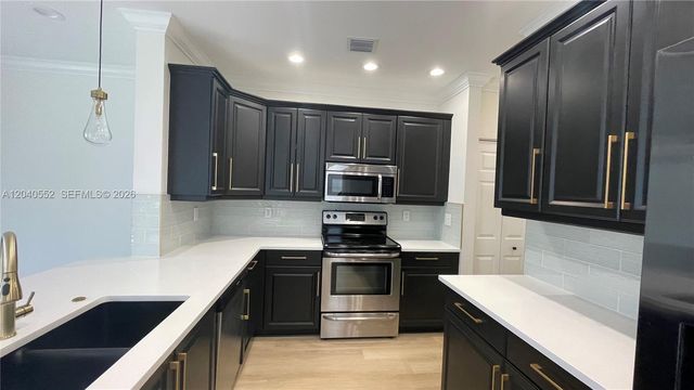 9936 Woodworth Ct, Wellington, FL 33414
