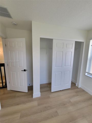 9936 Woodworth Ct, Wellington, FL 33414