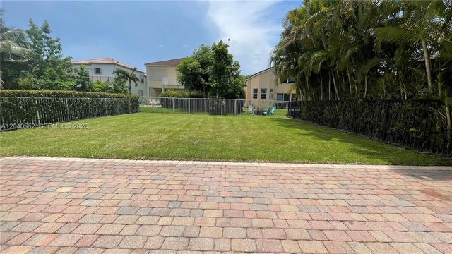 9936 Woodworth Ct, Wellington, FL 33414