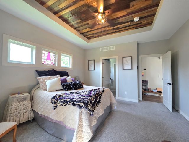 1120 N 17th Street, Chariton, IA 50049