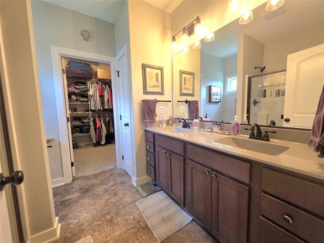 1120 N 17th Street, Chariton, IA 50049