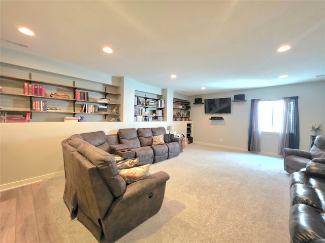 1120 N 17th Street, Chariton, IA 50049