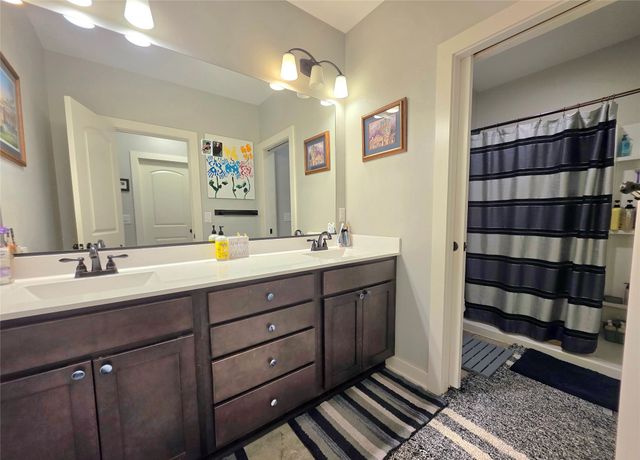 1120 N 17th Street, Chariton, IA 50049