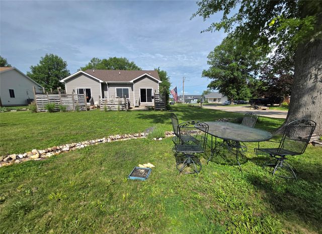 1120 N 17th Street, Chariton, IA 50049