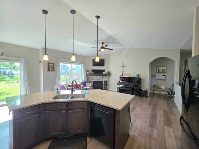 1120 N 17th Street, Chariton, IA 50049