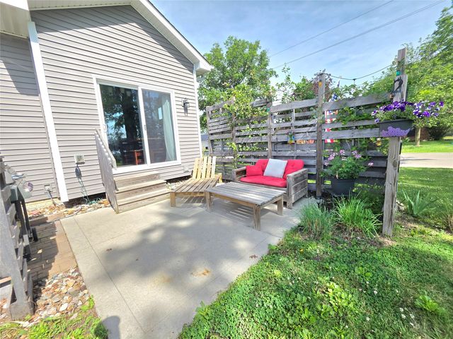 1120 N 17th Street, Chariton, IA 50049