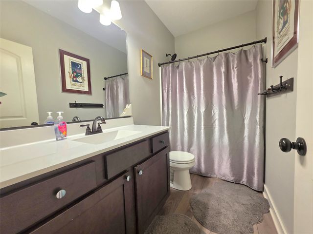 1120 N 17th Street, Chariton, IA 50049