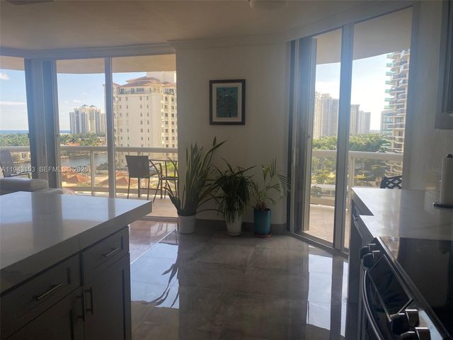 20191 E Country Club Dr 911, Aventura, FL 33180