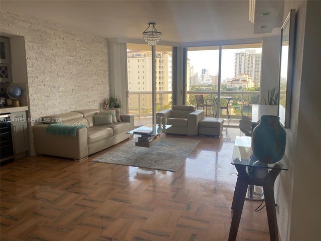 20191 E Country Club Dr 911, Aventura, FL 33180