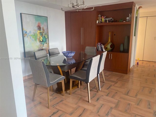 20191 E Country Club Dr 911, Aventura, FL 33180