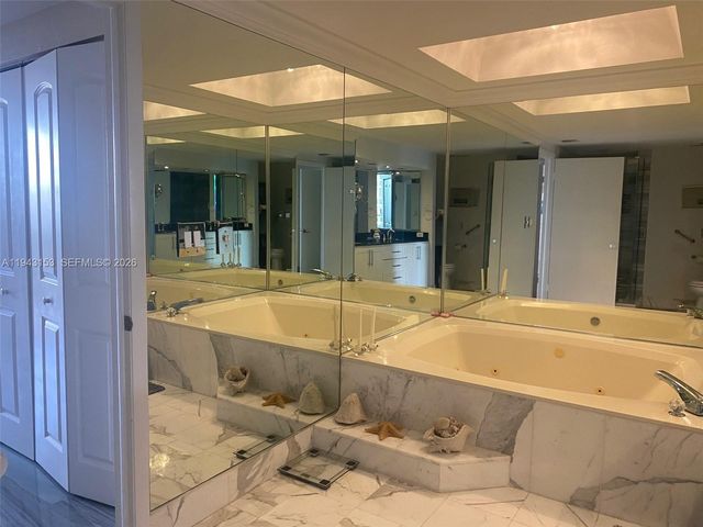 20191 E Country Club Dr 911, Aventura, FL 33180
