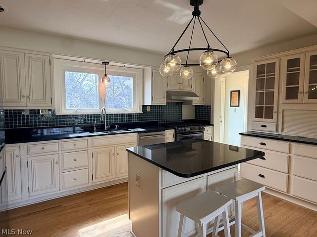 3224 Halsey Drive NE, Warren, OH 44483