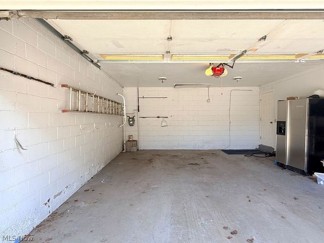 3224 Halsey Drive NE, Warren, OH 44483