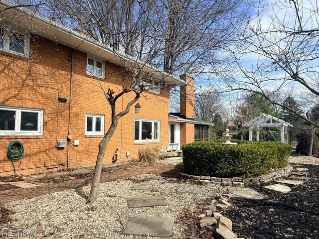 3224 Halsey Drive NE, Warren, OH 44483