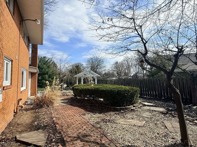 3224 Halsey Drive NE, Warren, OH 44483