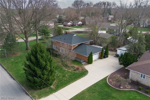 3224 Halsey Drive NE, Warren, OH 44483