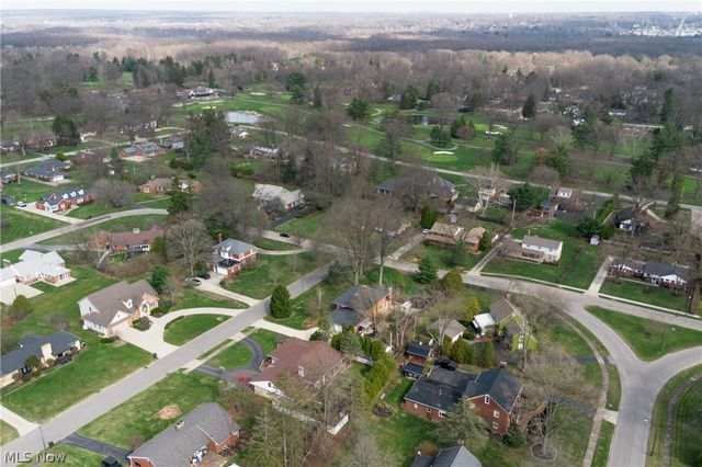 3224 Halsey Drive NE, Warren, OH 44483