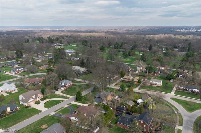 3224 Halsey Drive NE, Warren, OH 44483