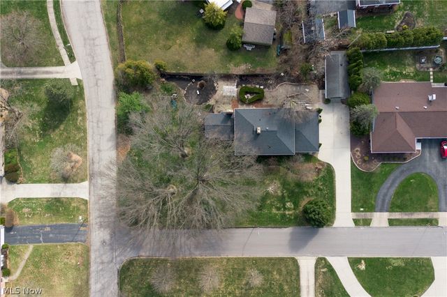 3224 Halsey Drive NE, Warren, OH 44483