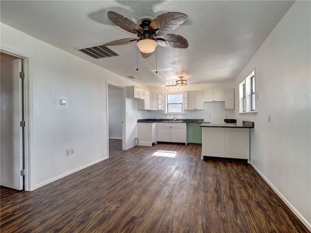 613 Gulf St, Port Aransas, TX 78373