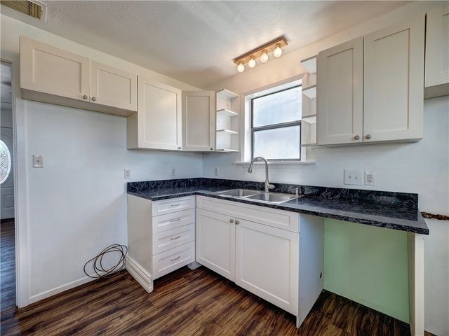 613 Gulf St, Port Aransas, TX 78373