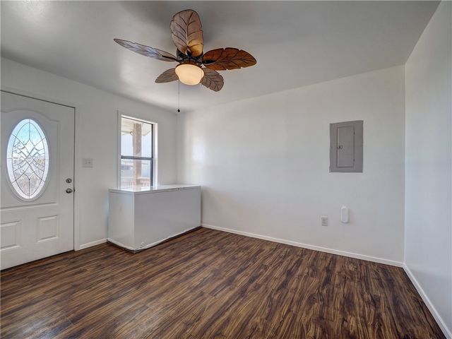 613 Gulf St, Port Aransas, TX 78373