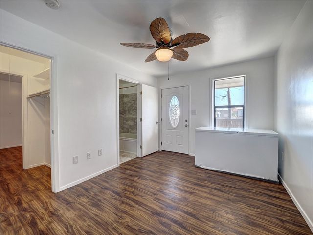 613 Gulf St, Port Aransas, TX 78373