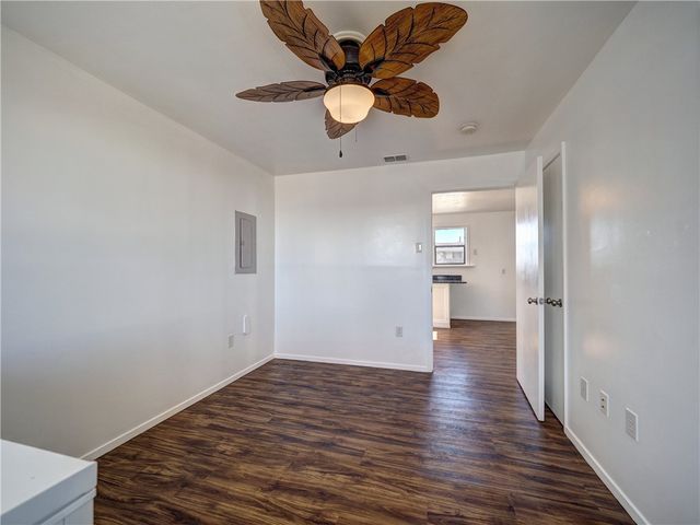 613 Gulf St, Port Aransas, TX 78373