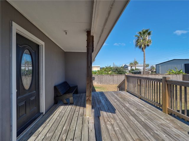 613 Gulf St, Port Aransas, TX 78373