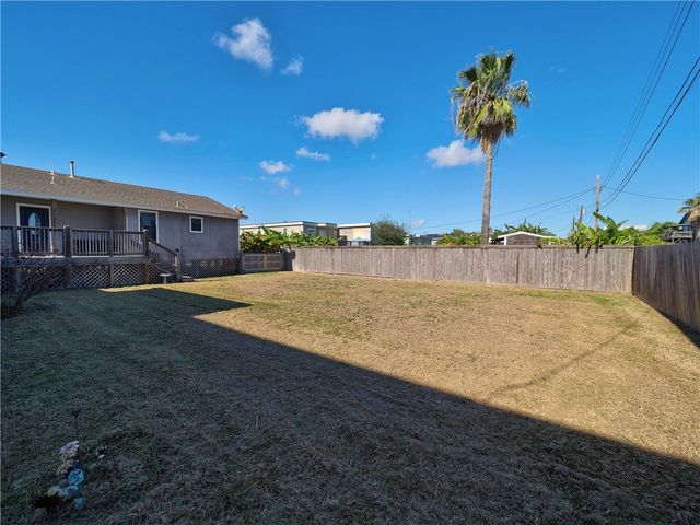 613 Gulf St, Port Aransas, TX 78373