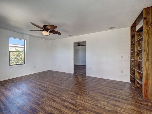 613 Gulf St, Port Aransas, TX 78373