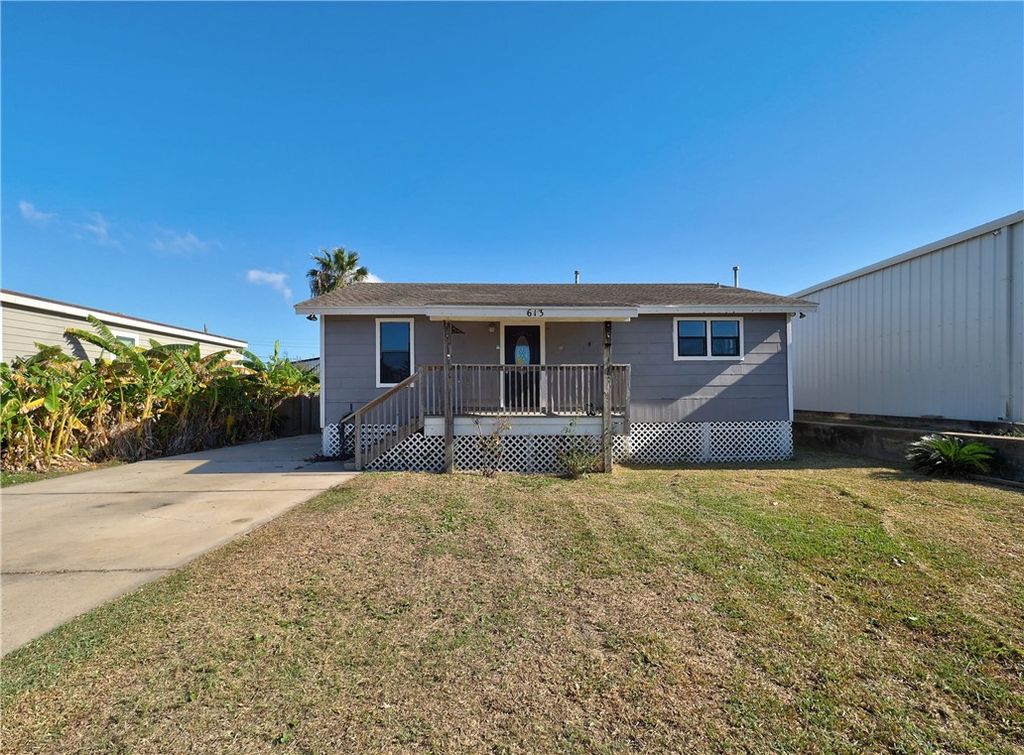 613 Gulf St, Port Aransas, TX 78373
