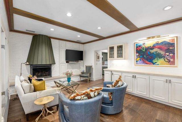 8803 E Clubside, Wichita, KS 67206