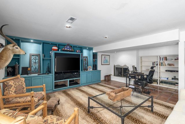 8803 E Clubside, Wichita, KS 67206