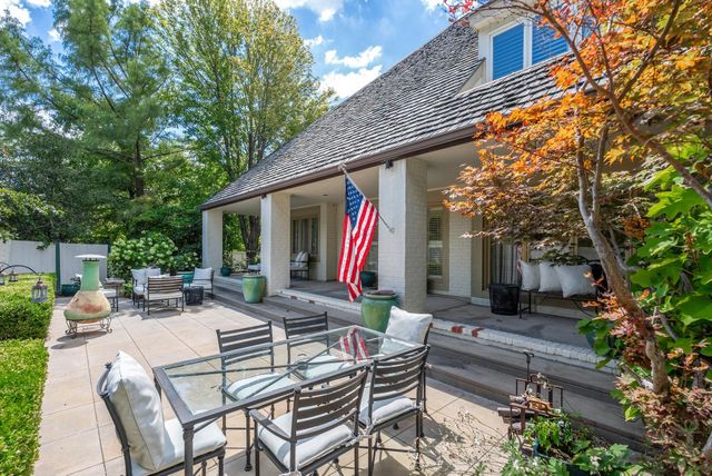 8803 E Clubside, Wichita, KS 67206