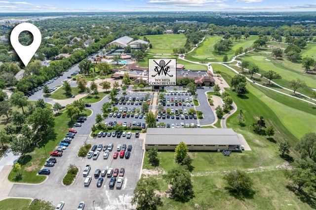 8803 E Clubside, Wichita, KS 67206