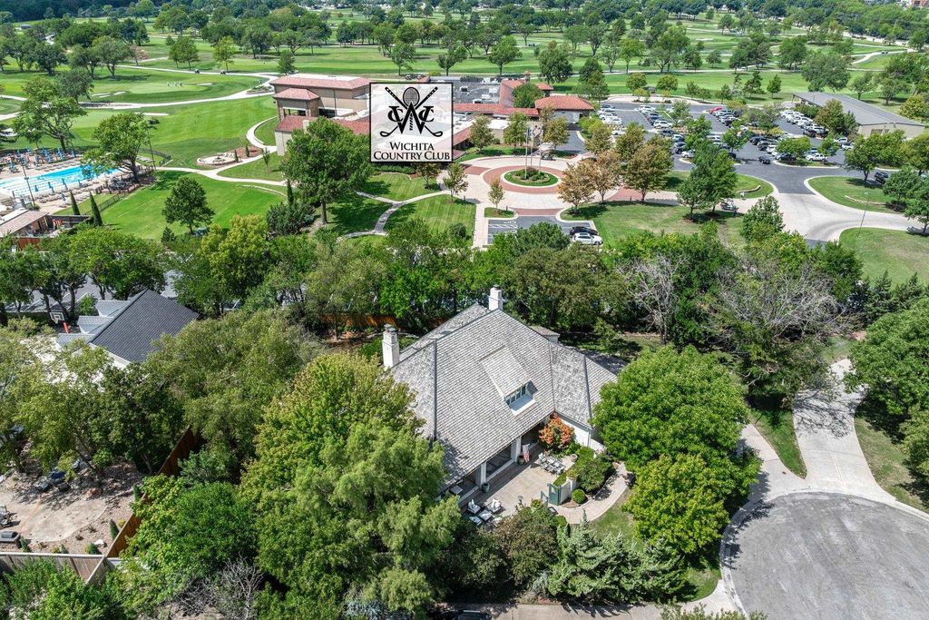 8803 E Clubside, Wichita, KS 67206