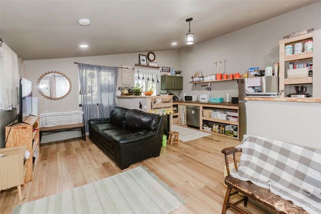 8985 SW Lake Flora Road, Port Orchard, WA 98367