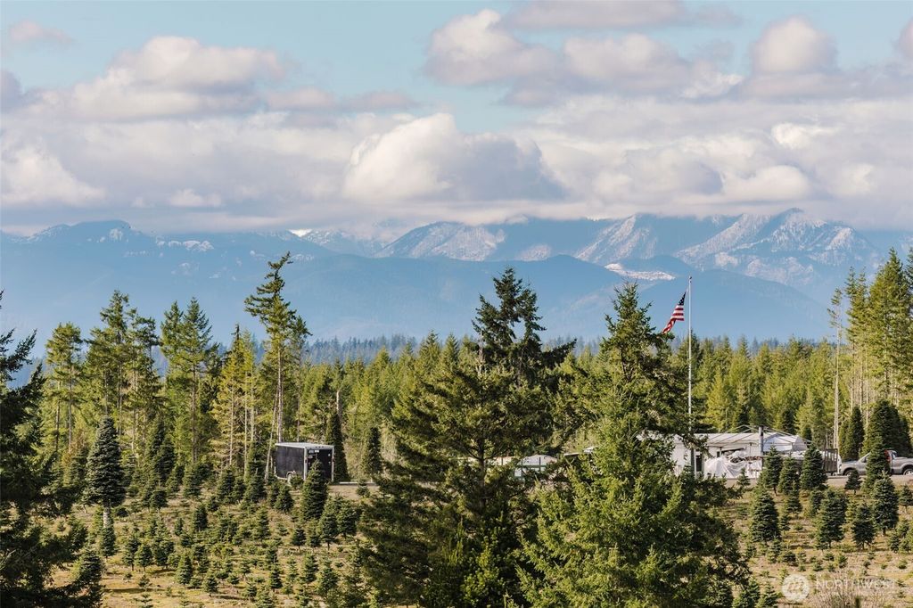 8985 SW Lake Flora Road, Port Orchard, WA 98367