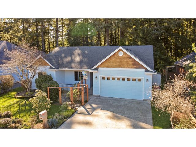1176 NAUTICAL Dr, Hammond, OR 97121