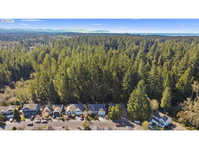 1176 NAUTICAL Dr, Hammond, OR 97121