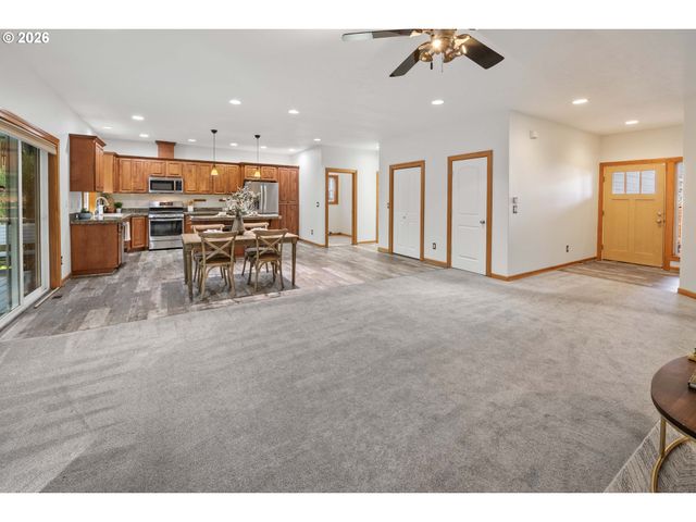 1176 NAUTICAL Dr, Hammond, OR 97121