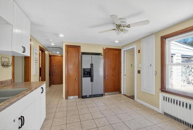 18 Hillside Dr, Lunenburg, MA 01462