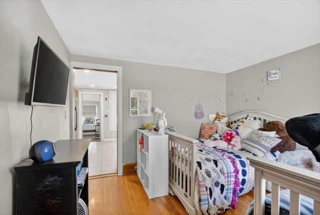 18 Hillside Dr, Lunenburg, MA 01462