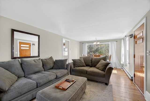 18 Hillside Dr, Lunenburg, MA 01462