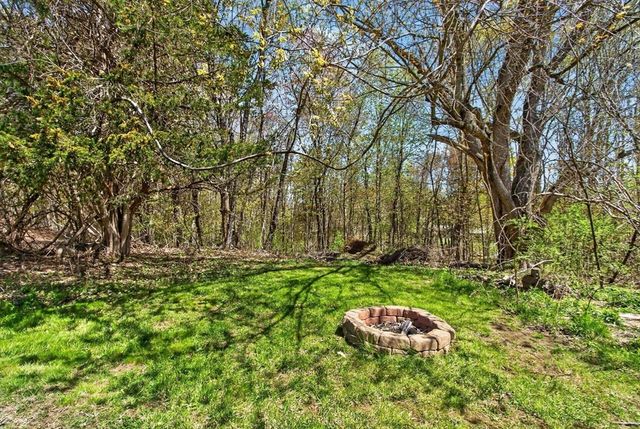18 Hillside Dr, Lunenburg, MA 01462