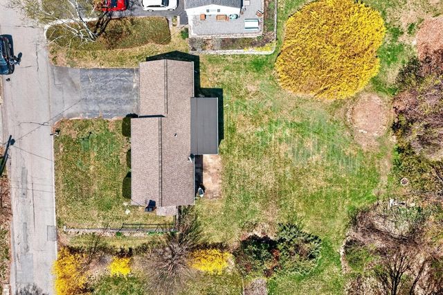 18 Hillside Dr, Lunenburg, MA 01462